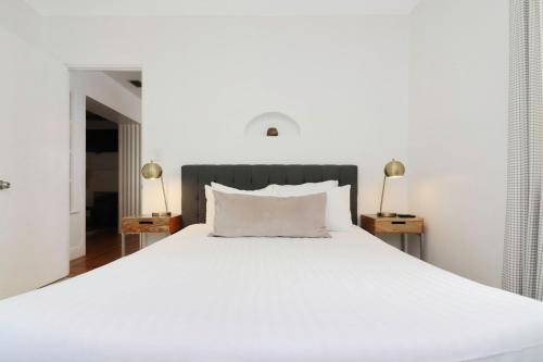 Edgewater Bungalows I Sextant