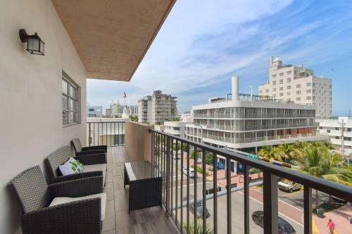 Apartamento 2 Bedroom 2 Bath With Patio On 11th Collins Ave