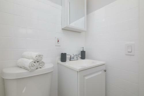 Double Unit (2 Studio Apartments), Miami Beach, 2 Mins To Ocean!