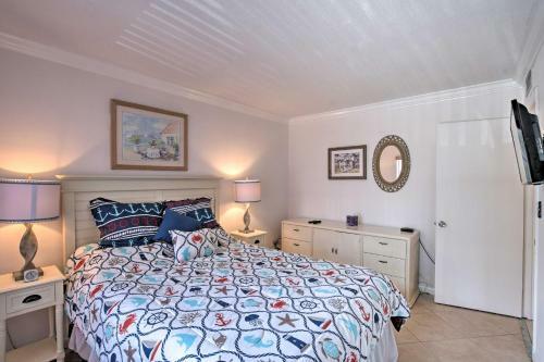 Apartamento Naples Condo With Pool - Walk To Dining And Beach