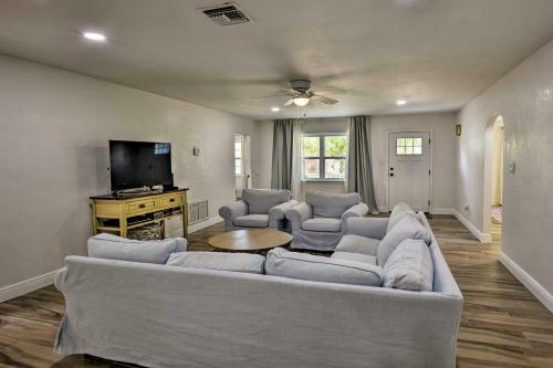 House In Historic District, Walk To Marina!