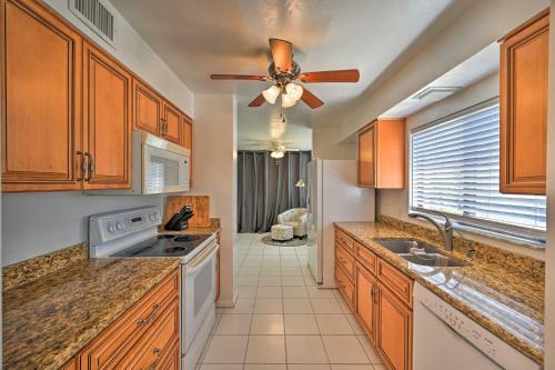 Apartamento Naples Retreat With Pool Access Less Than 2 Mi To Beach
