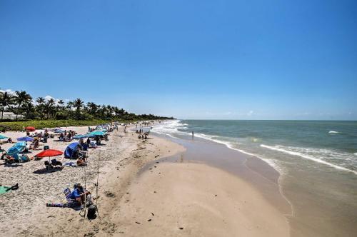 Apartamento Upscale Naples Condo With Pool Access Walk To Pier!