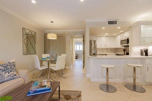 Castleton Gardens- 2nd Floor