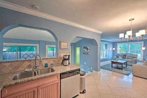 Quiet Naples Cottage With Patio Less Than 1 Mi To Beach