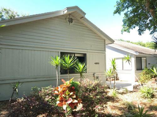 Apartamento 4253 Sea Woods Villa 3 Bed 2 Bath Apts