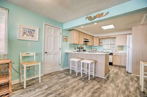 Cozy New Smyrna Beach Apartment - Steps From Beach
