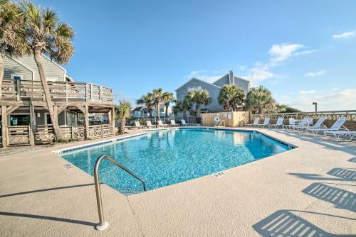 Breezy Bungalow With Pool, Beach Gear, And Balcony!