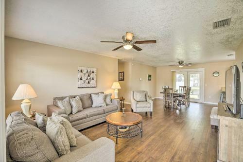 North Port Gem Near Beaches, Golf, And Shops!