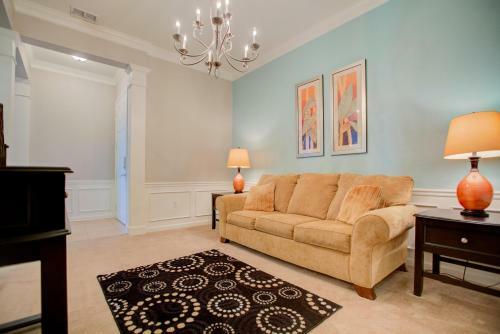 Lakeview Palms