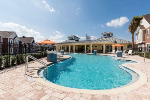 Dream Townhome With Balcony Summerville Su7576