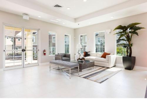 Dream Townhome With Balcony Summerville Su7576