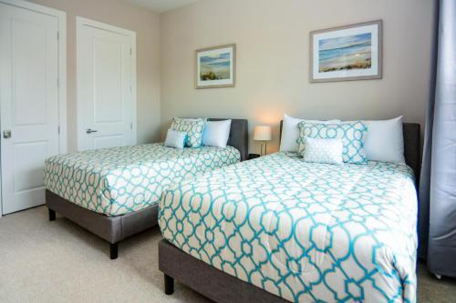 Dream Townhome With Balcony Summerville Su7576