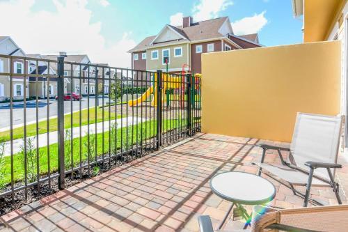 Dream Townhome With Balcony Summerville Su7576