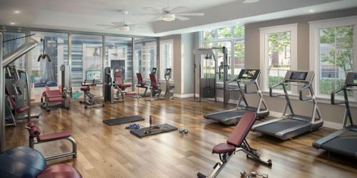 Dream Townhome With Balcony Summerville Su7576