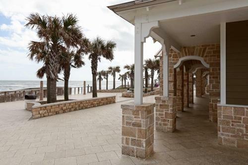 Ormond Beach House With Pool - 5 Miles To Daytona!