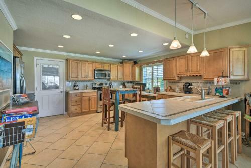 Trendy Ormond Beach Bungalow - Steps To The Beach!