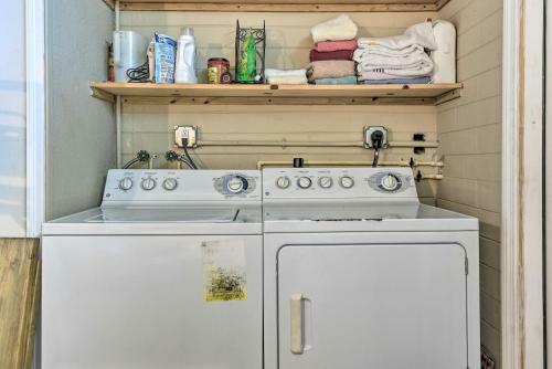 Trendy Ormond Beach Bungalow - Steps To The Beach!