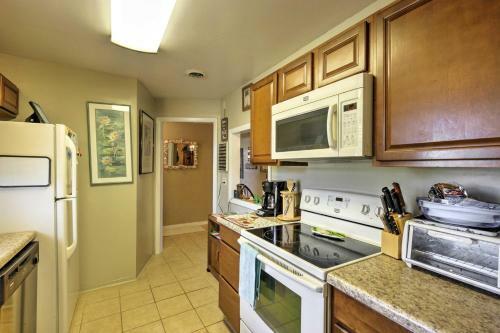 Spacious Home With Yard, 0 5 Mi To Ormond Beach