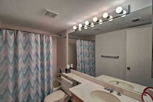 Relaxing Palm Beach Getaway With Pool Access