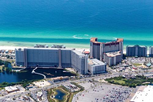 Laketown Wharf 116 (1/2)