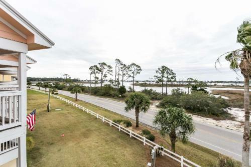 16038 Innerarity Pt Rd