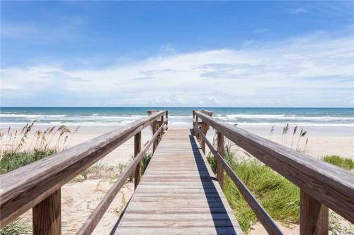 Seashell, 3 Bedrooms, Sleeps 6, Direct Ocean Front, Wifi