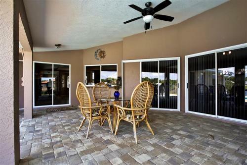 Port Charlotte Home With Views, Heated Pool And Spa!