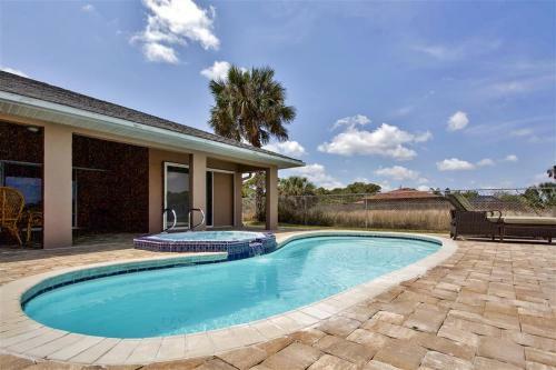 Port Charlotte Home With Views, Heated Pool And Spa!
