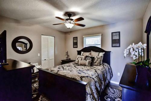 Port Charlotte Home With Views, Heated Pool And Spa!