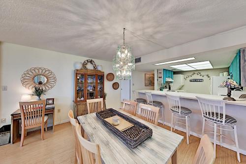 Apartamento Modernized Oceanfront Beach Condo Condo