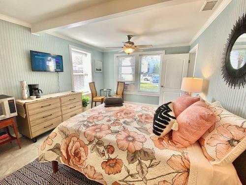 Apartamento Beachside Efficiency, Perfect For 2, Across Hwy From Beach!