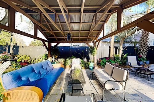 Apartamento Historic District Retreat - Festive Backyard Duplex