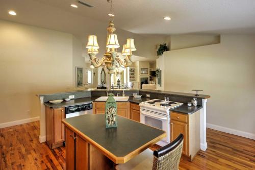 St Augustine House With Gas Grill - Walk To Beach!
