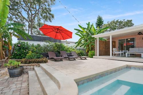 Walk To Beach, Pool, Hot Tub, Dock, Games!
