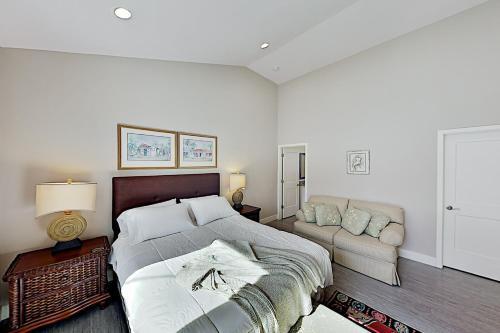 Charming Casa Nel Bosco - Walk To Eateries & Shops Home