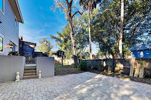 Charming Casa Nel Bosco - Walk To Eateries & Shops Home