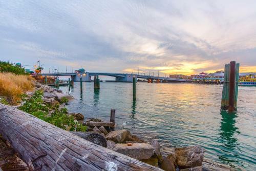 Apartamento Affordable Beach Condos -two Bed Condo With Full Kitchen Condo