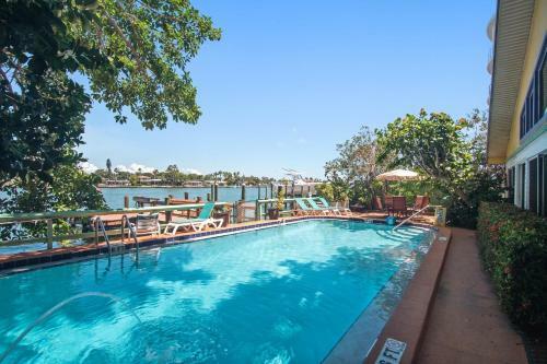 Apartamento Affordable Beach Condos - One Bed Budget With Full Kitchen Condo