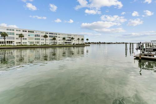 Brightwater Beach - Amazing Updates, Just A Block From The Beach