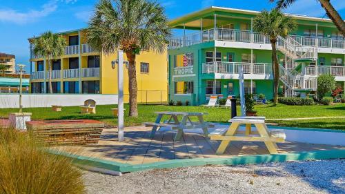 Apartamento Tropic Terrace #49 - Beachfront Rental Condo
