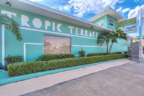 Apartamento Tropic Terrace #4 - Beachfront Rental Apts