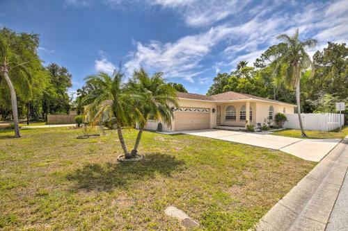 Coastal Home With Pool 6 Mi To St Pete Beach!