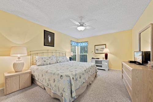 Quiet Resort Condo Surrounded By Tropical Vegetation - Blind Pass E102