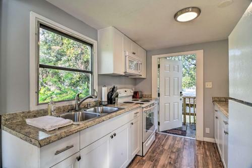 Apartamento Cozy Beach Apt With Pool, 3 Mi To St Pete!