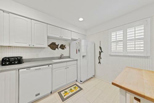 Blind Pass Condo C207 On Beautiful Sanibel Island