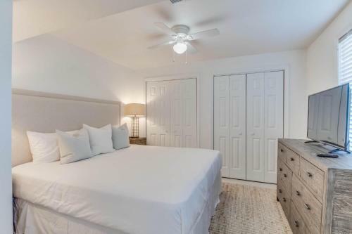 59 Santa Clara - Beachful Easy Feeling, Private Pool With Huge Yard!