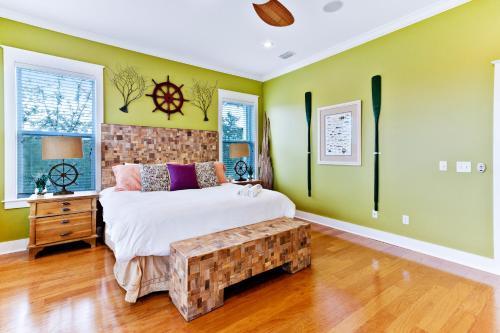 4 Bed 3 Bath Vacation Home In Seagrove, Fl
