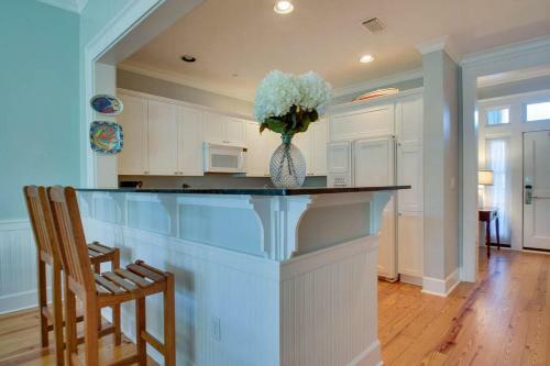 Watercolor By Dune Vacation Rentals - Beach District