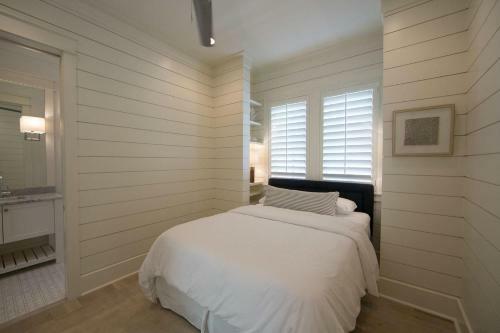 Watercolor By Dune Vacation Rentals - Beach District